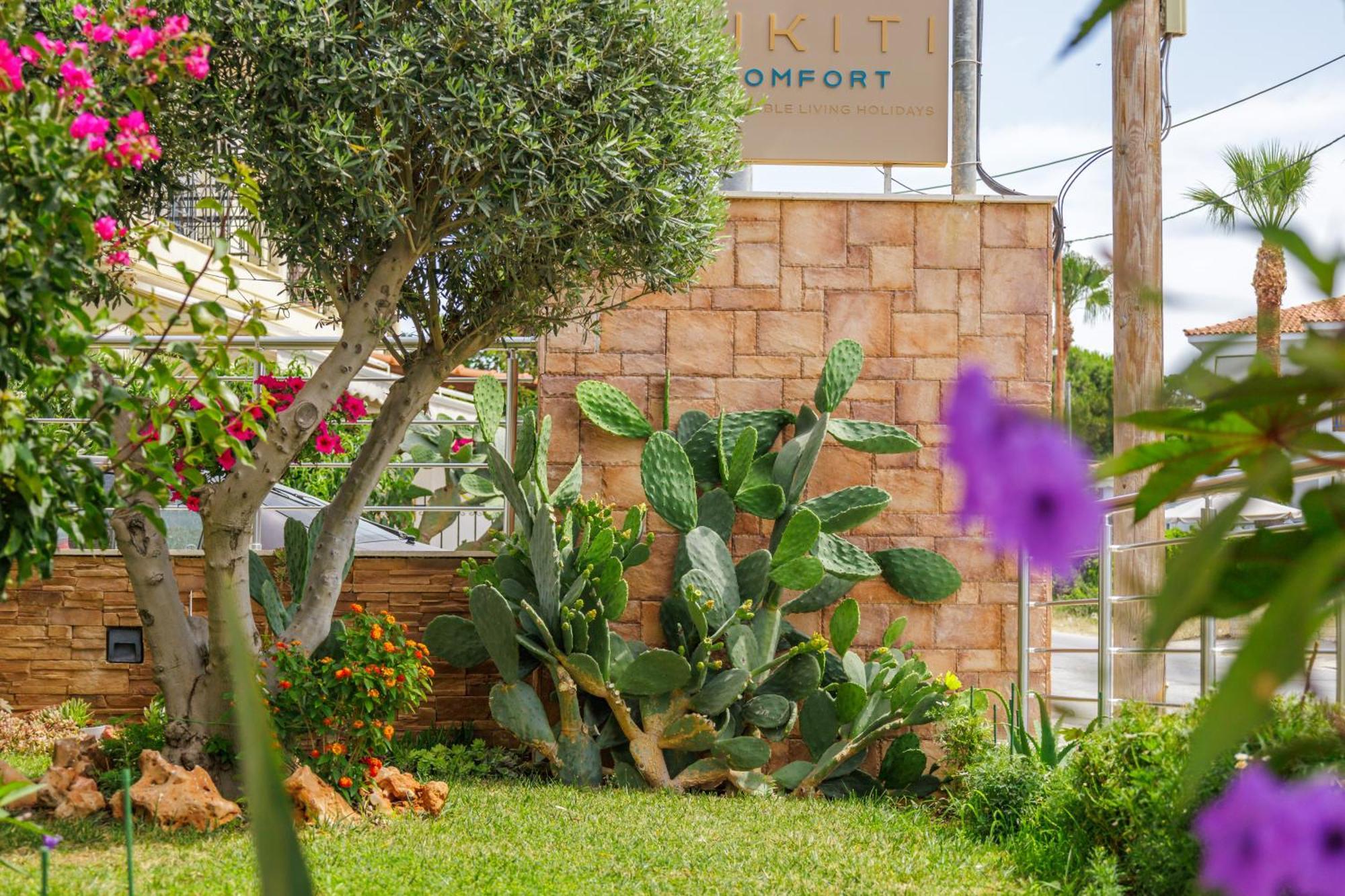 Nikiti Comfort Exterior photo