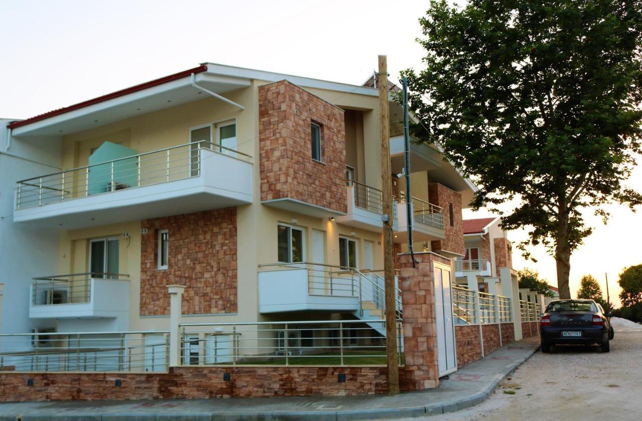 Nikiti Comfort Exterior photo